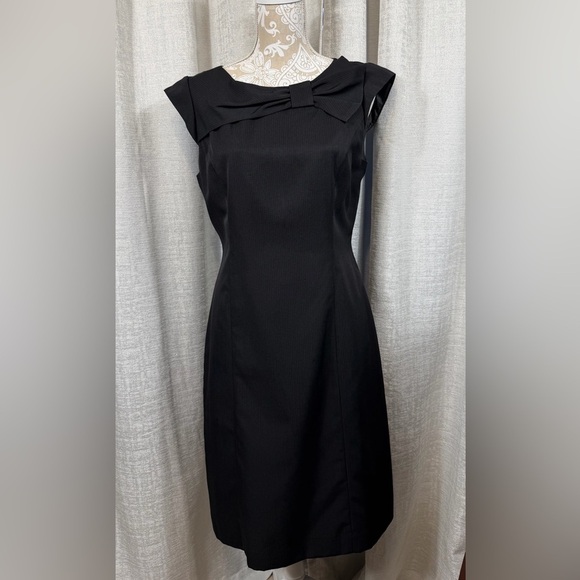 Studio I Dresses & Skirts - Studio I Elegant Black Midi Dress with Bow Detail